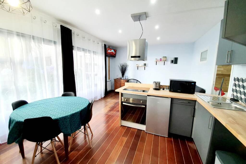 Appartement Lumineux Tout Confort De 33M2 Au Centre De Vannes Ngoại thất bức ảnh